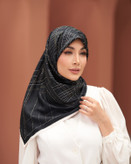 روسری ابریشم کجراه وارداتی مشکی کرم،سایز 100 طرح کوک دوزی